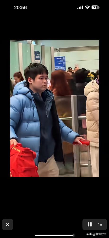 别劝了，这比赛，林诗栋真不能打。
重庆冠军赛名单更新，他名字没了。肩袖肌腱炎伴