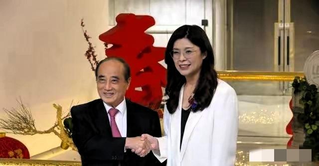 一招制敌！郑丽文访陆前抛两岸交流报告，直接把赖清德逼入两难，这步棋走得实在太妙，