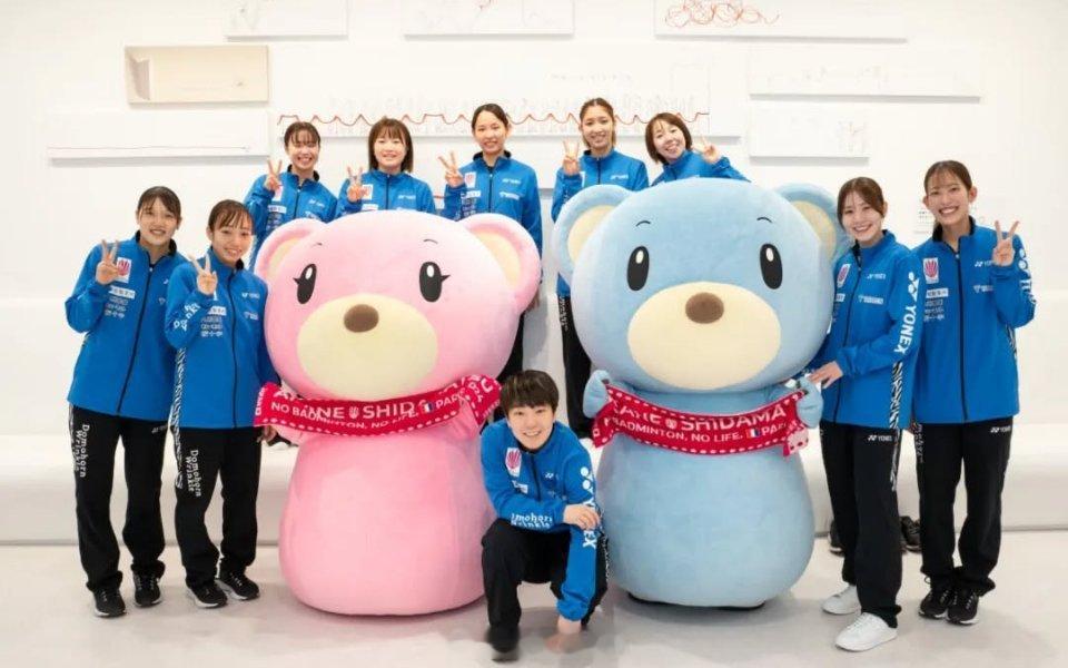 #志田千阳Chiharu_Shida[超话]# 志田千阳与🇯🇵羽毛球女队队员