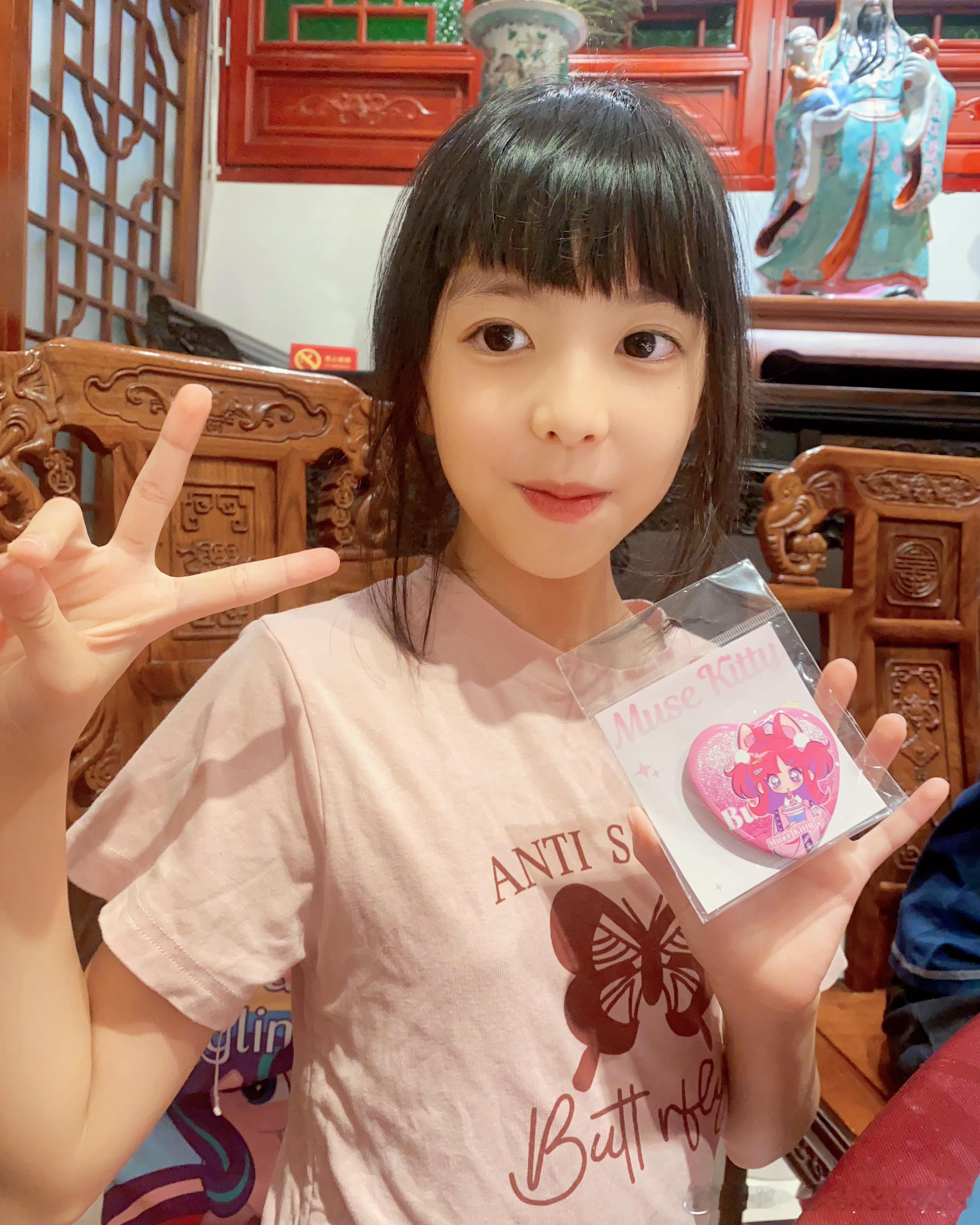 逛了一下午动漫星城的👧和跳了一下午K-pop的我👩来吃饭啦[喵喵]#今日份自