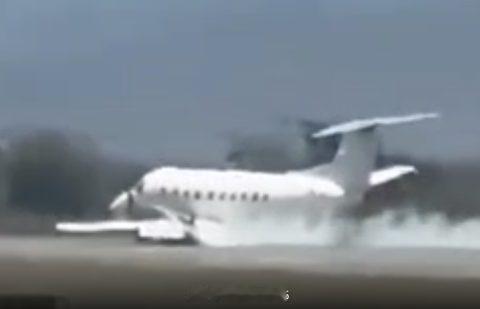 【坦桑尼亚观光客机撞斑马后起落架坍塌】坦桑尼亚观光航空运营商 AH Airway