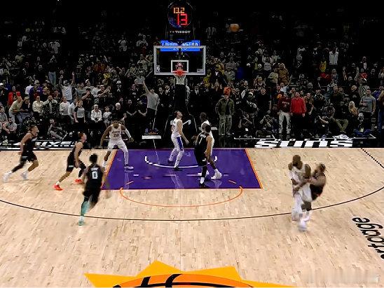 看球少，这球不犯规啊，要准备好圣诞夜陪陛下太子爷玩三个小时的准备了