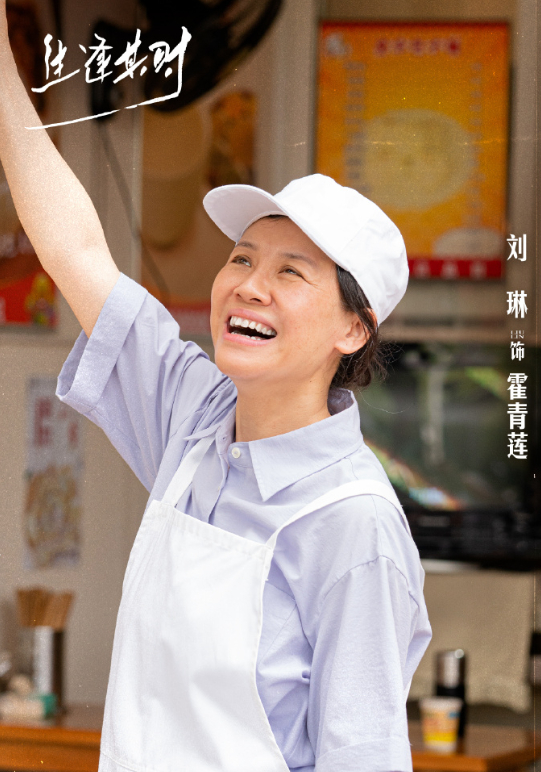 🏠关晓彤这次，我第一眼没认出来。头发眉毛睫毛全漂白，素颜，眼神还畏光地躲，她演