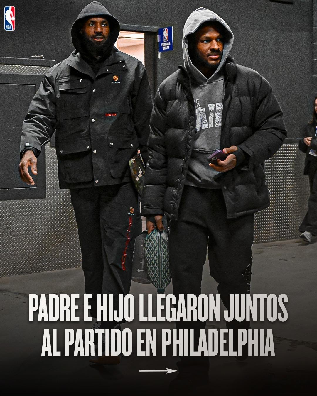 父子俩今天比赛入场前厚厚的羽绒服穿起来，费城现在-2到6度🥶 