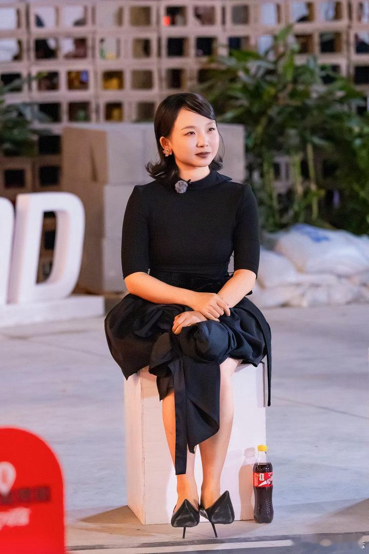 李嘉琦风格大变、李嘉琦桃花坞VOGUE新中式大片围观下啦，李嘉琦风格大变，可以有