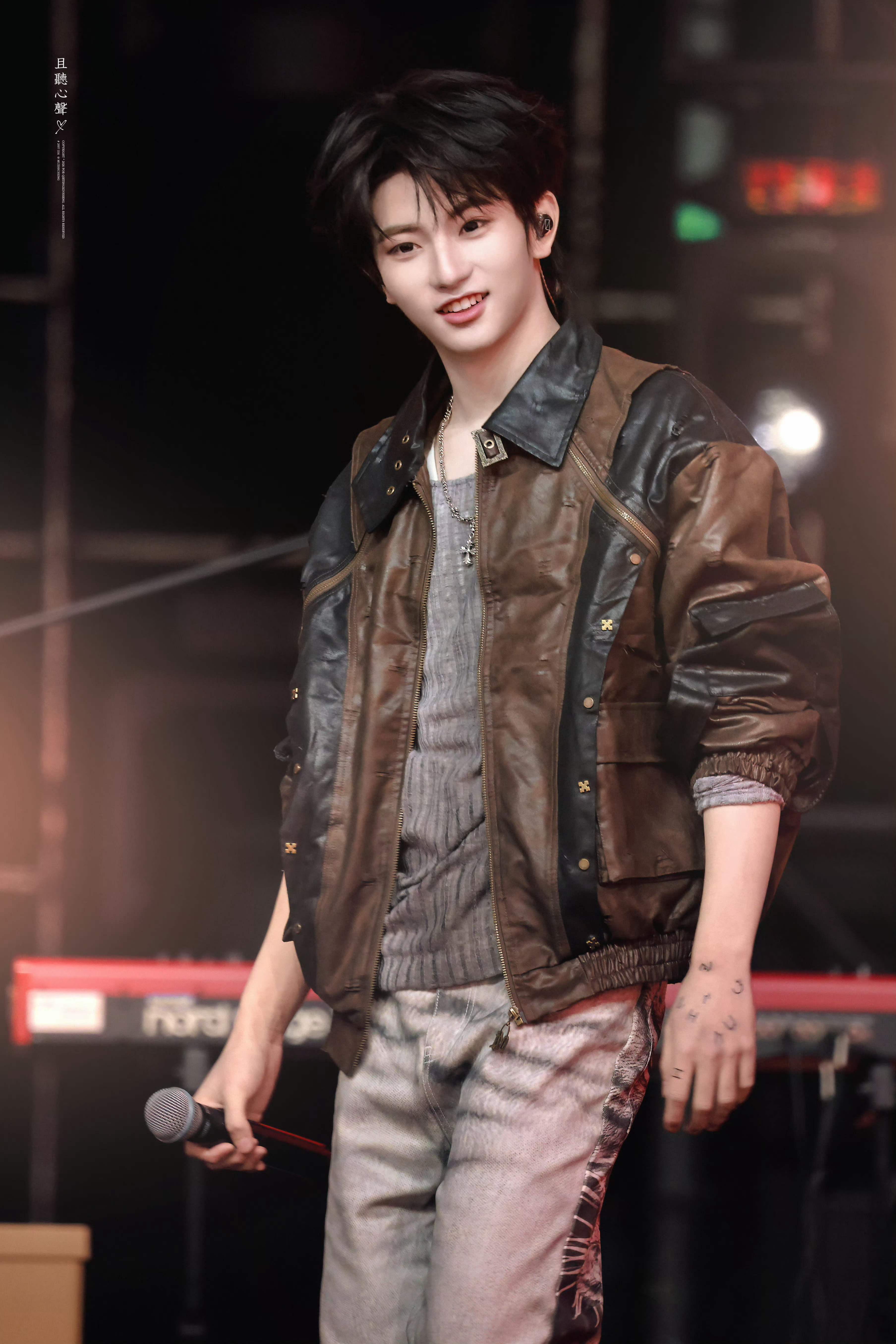 穆祉丞预告哭了穆祉丞从来都是温柔懂事的小孩🥹这一刻的委屈与脆弱应该是憋了很久?