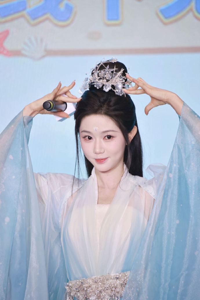短人这舞蹈水平能进内娱吗 谁看完直接被这群人彻底圈粉！平时在短剧里攒下的人气全靠