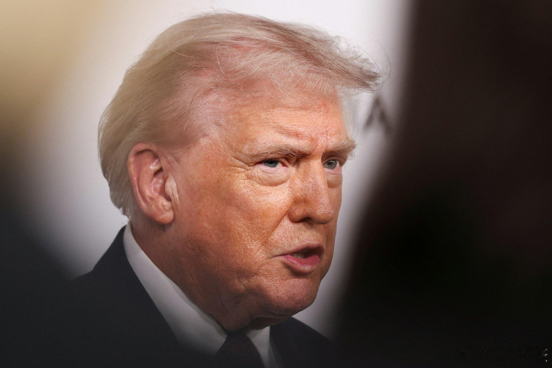 特朗普警告，英国不要与中国开展商业合作，称这将“非常危险”。英国首相斯塔默周二起