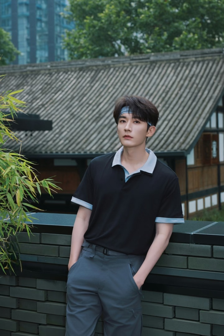 网友票选出最适合发带的男明星：TOP9 周柯宇TOP8 于适TOP7 张凌赫TO