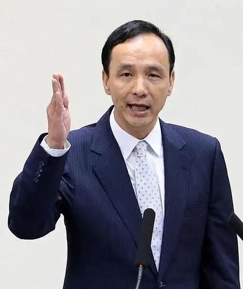 看通透才行！面对马、朱、洪这三大标志性人物，咱们大陆真该彻底拔开迷雾，好好留个心