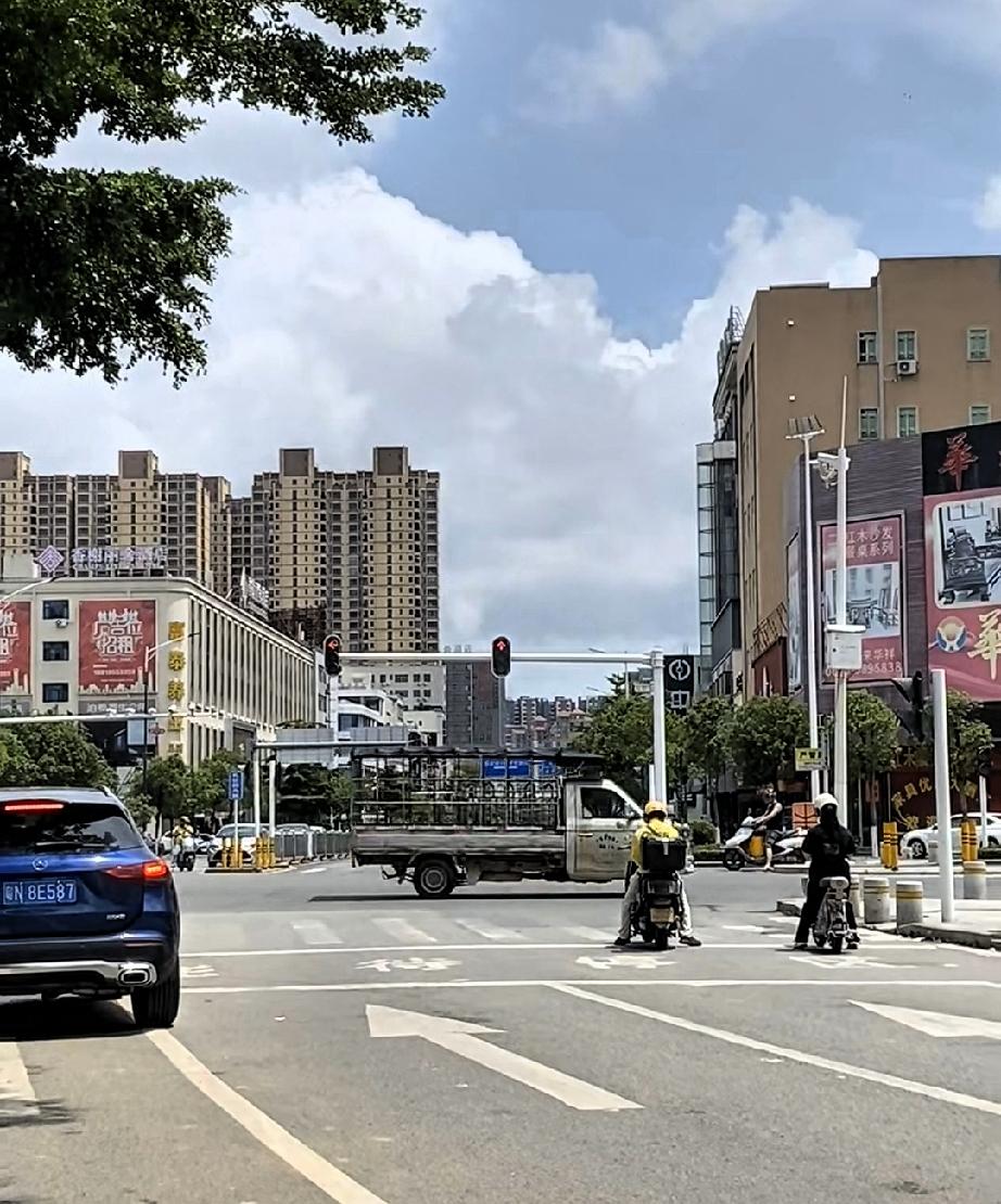 今天就是7月22号了。
 
我奉劝各位一句：从中午到下午六点之前，能不出门，就别