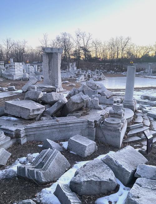 好多人一直认为圆明园是八国联军烧的，可这压根是个误会！

真正把圆明园主体建筑连