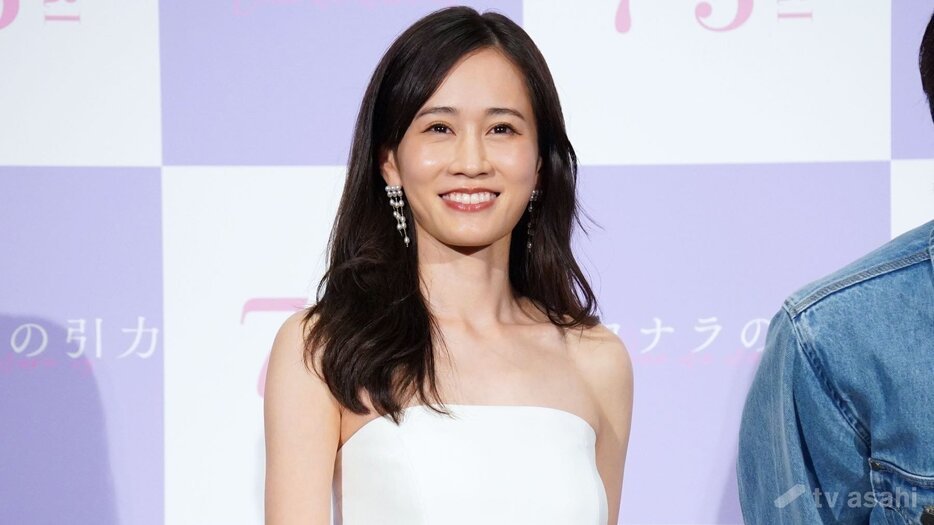 【新闻】前田敦子AKB48 演员前田敦子于 3 日出席了在东京都内举行的韩国电影