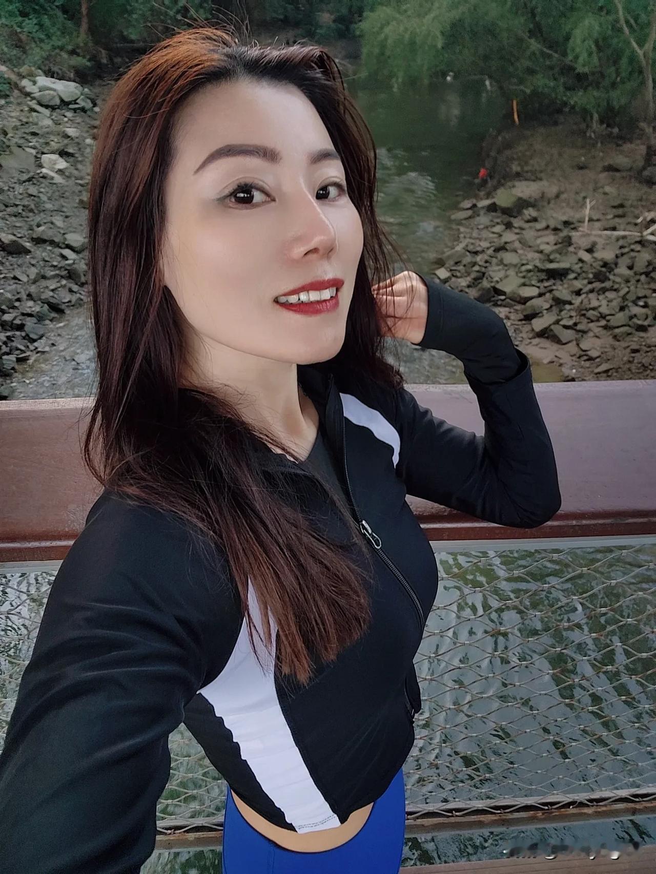 每个年纪都有独特的美，做自己最美的风景线。普通的日子里也能找到乐趣所在，用心感受