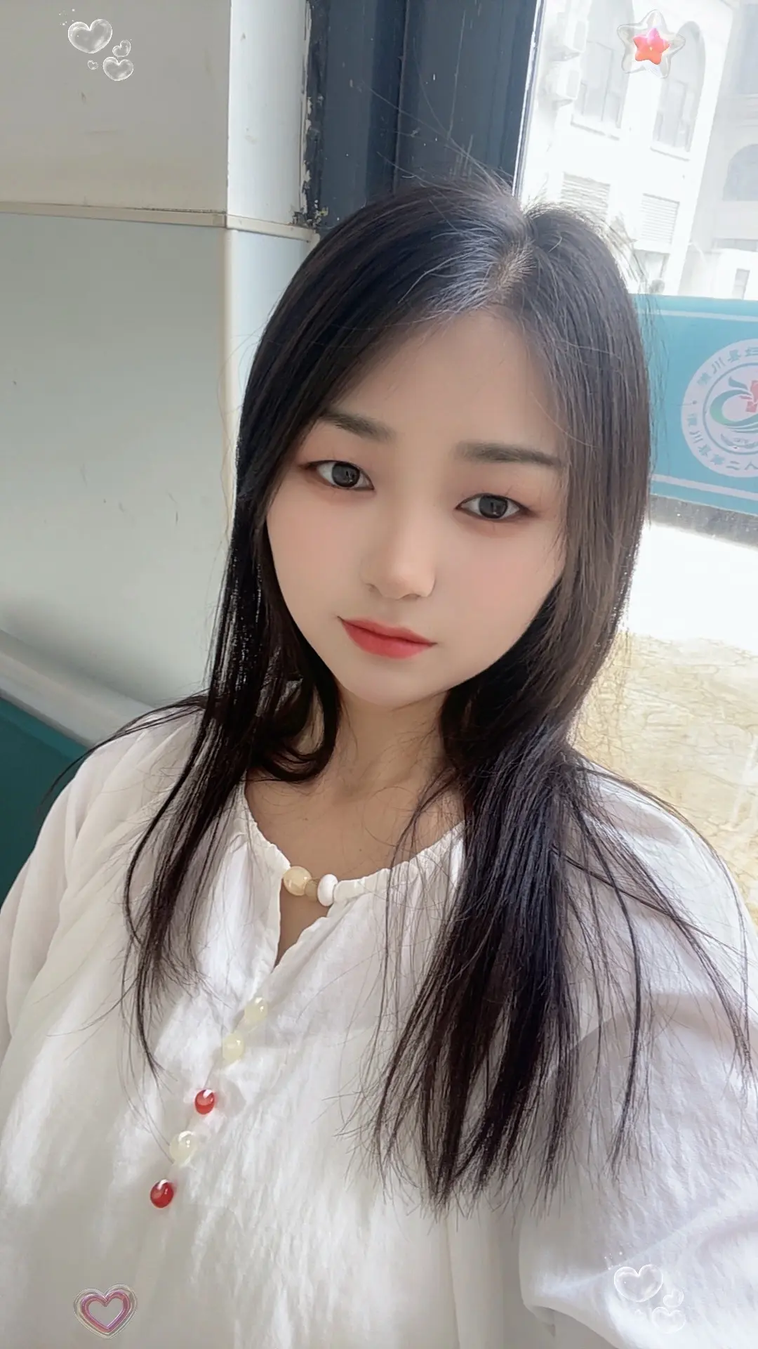 三岁识得五颜六色，三十岁难辩世间黑白，很小就学会了走路 ，如今长大了不...