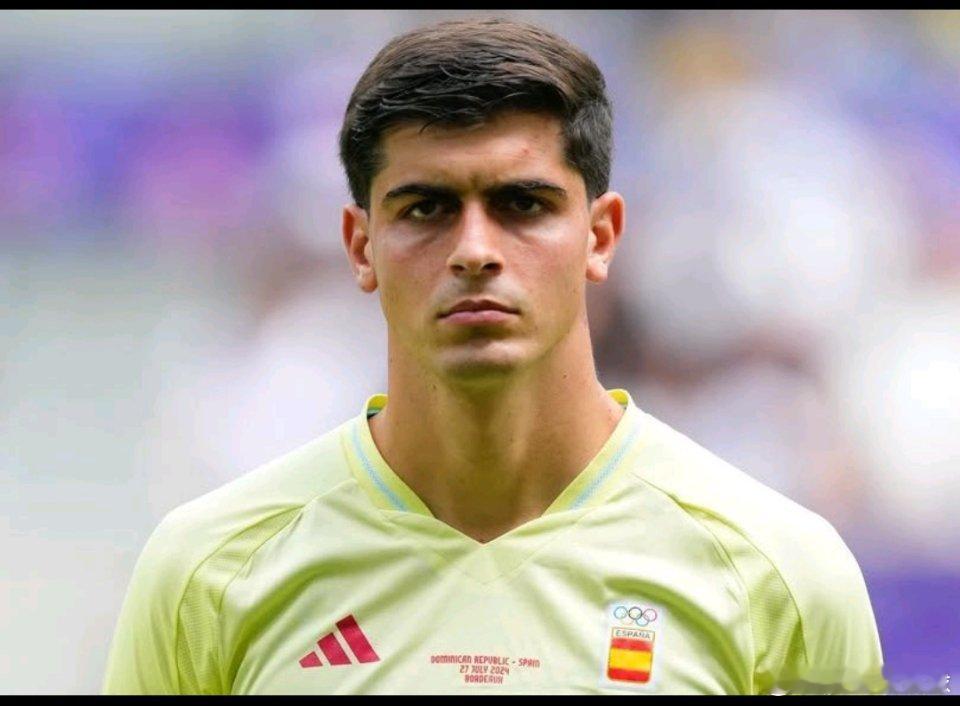 尤文1月25日讯 据《全市场》报道，尤文图斯与那不勒斯正在竞争塞维利亚新星胡安·