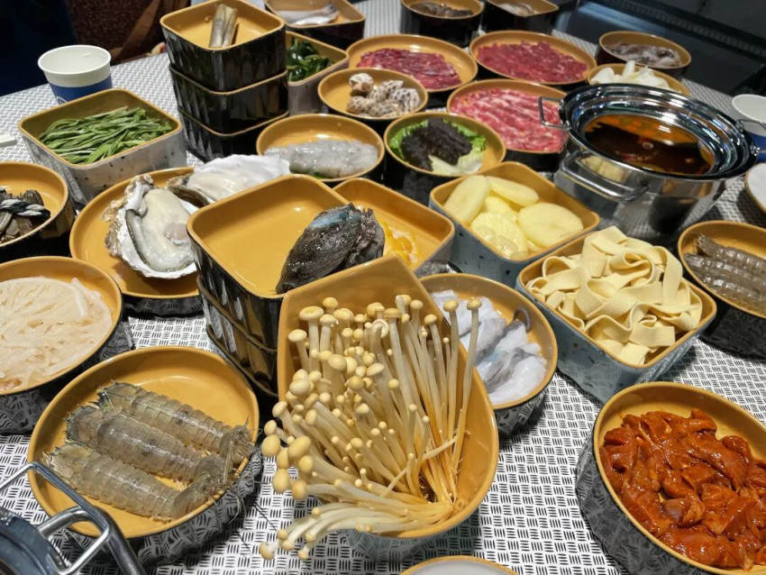 单价5元起、200+SKU！海底捞开了家“海鲜大排档”