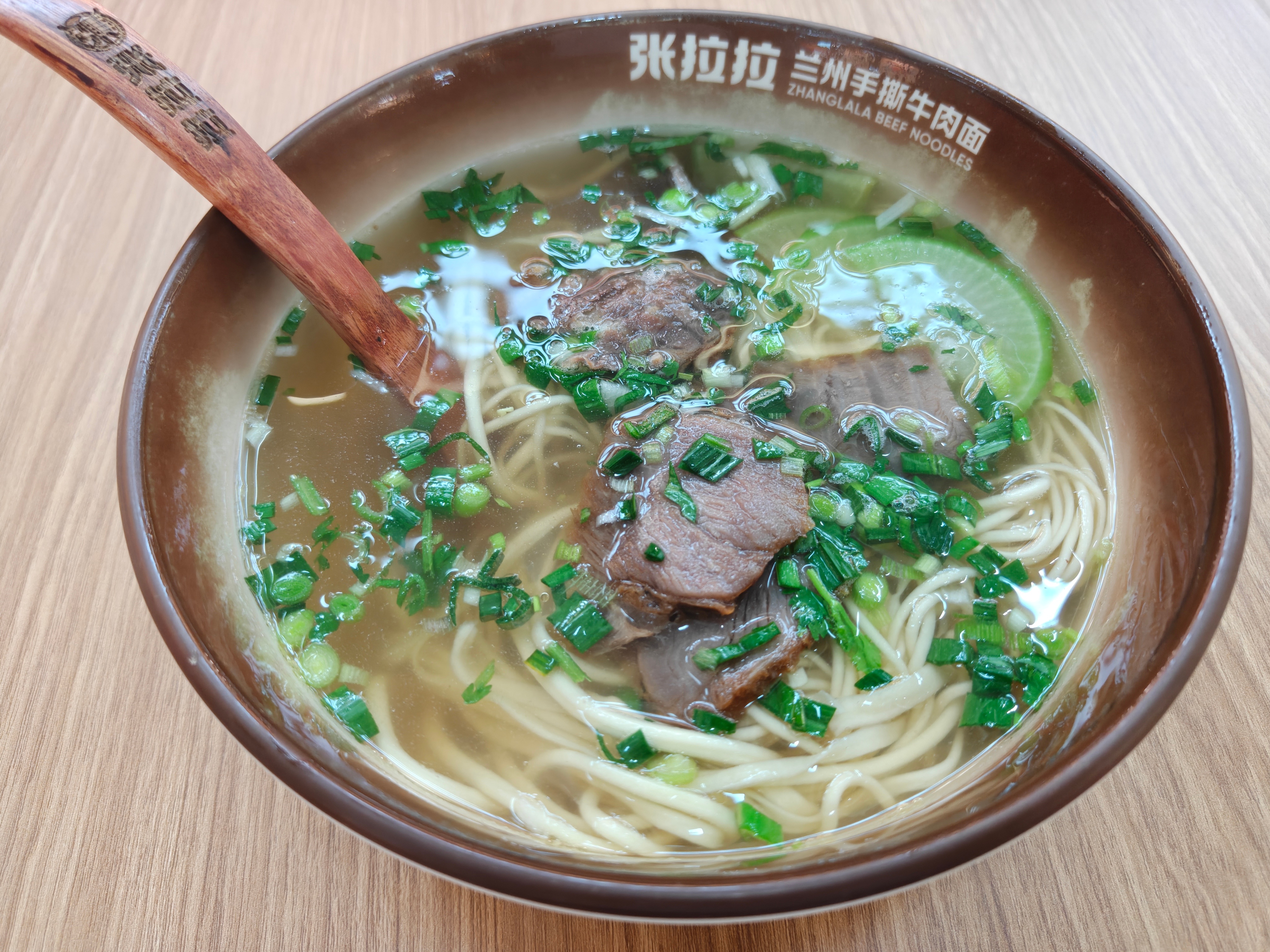 一觉醒来，感觉所有人都在养小龙虾这种情况下，我坚持手搓微博，是不是更有活人感