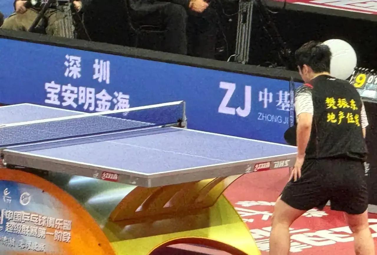 11-3！
王楚钦迅猛赢下了第二局，扳回一局[赞]！
目前第二盘王楚钦1-1樊振