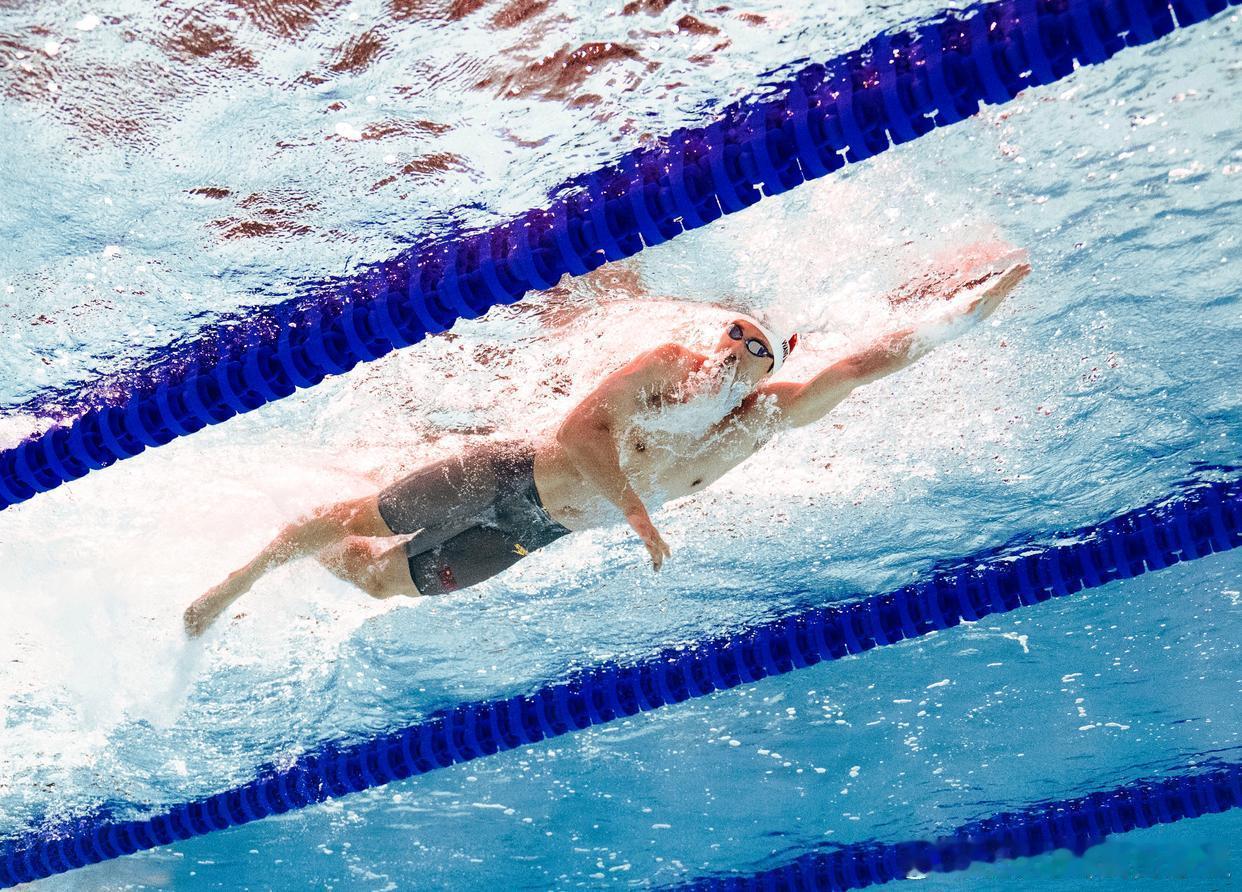 汪顺的第八次世锦赛 🏊🏻‍♂️ 2025年的夏天，31岁的 再一次越过山丘。