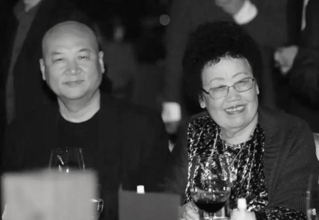 85岁的陈丽华走了！原来唐僧肉能长生不老是假的！这位中国女首富，和“唐僧”相守3