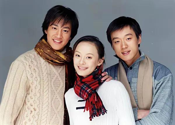 ​也许何润东没有追求过孙俪，但是他确实追过大S，女方在采访中说两人一起看过电影，