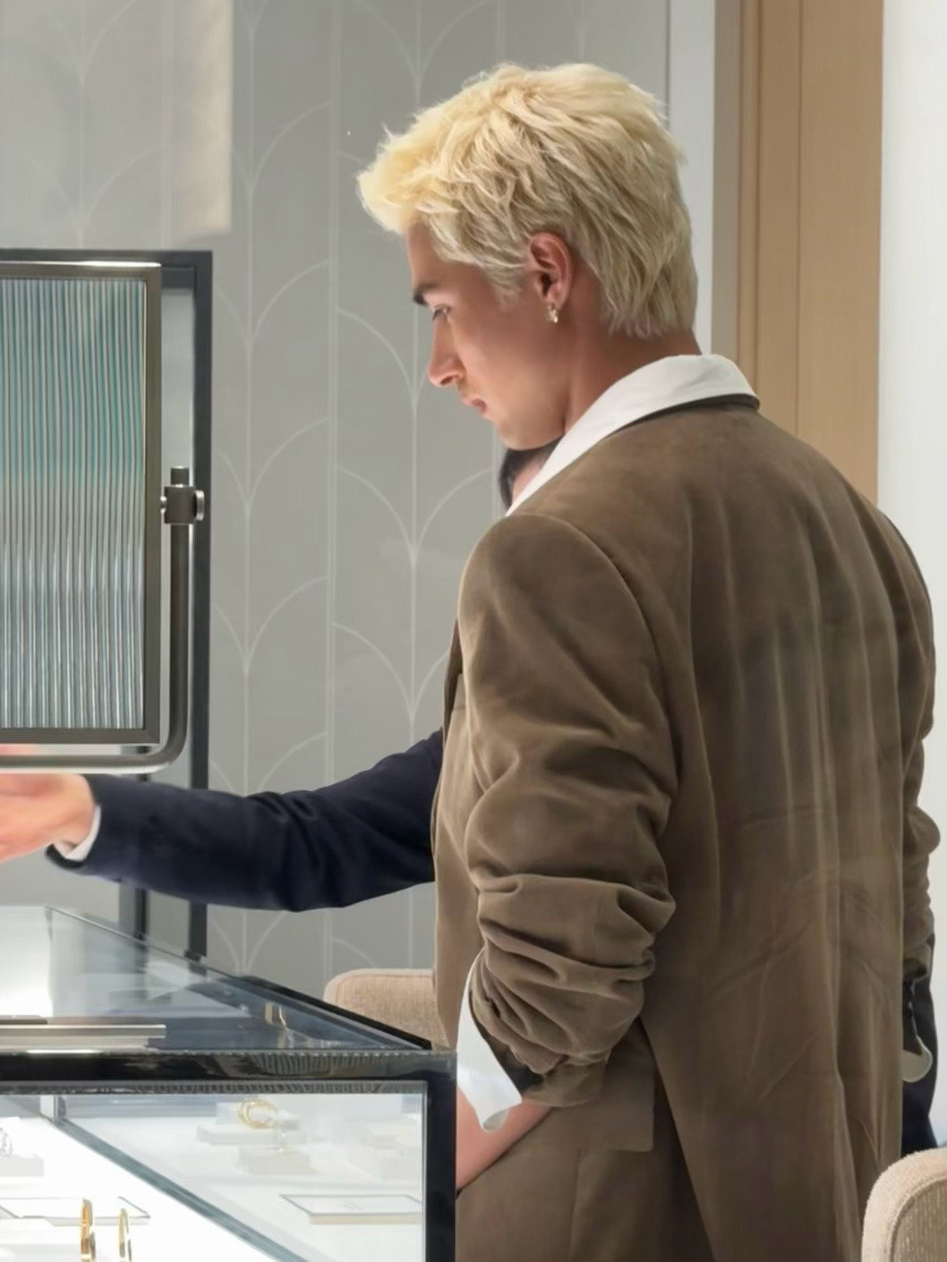 米卡宁波线下活动火爆  终于见到米卡啦确实超帅随手拍出神图啦📍宁波阪急 