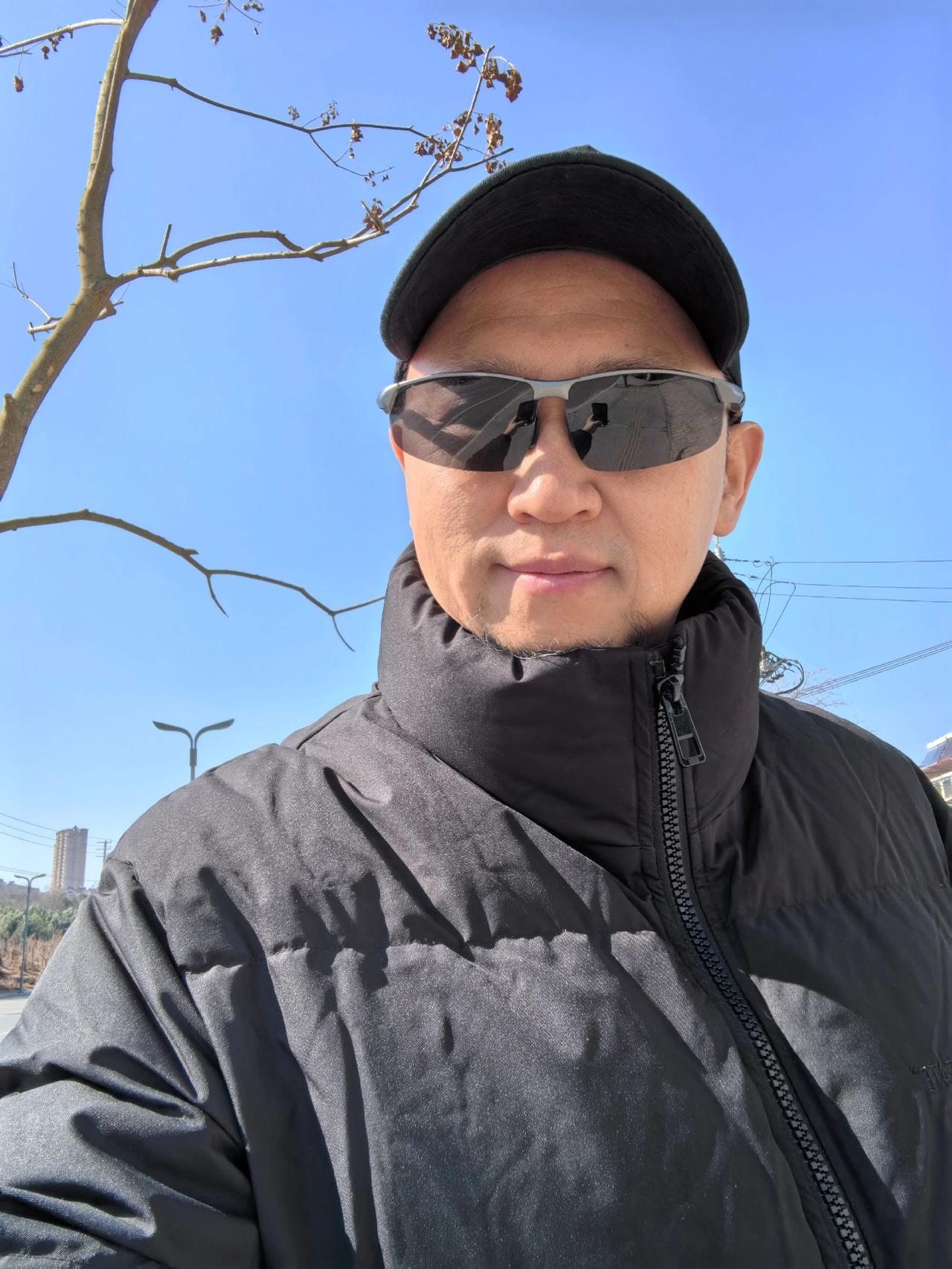 除夕夜后是新春！
新春快乐！恭喜发财！
最后一天 一路向前 生活是一种态度 戴上
