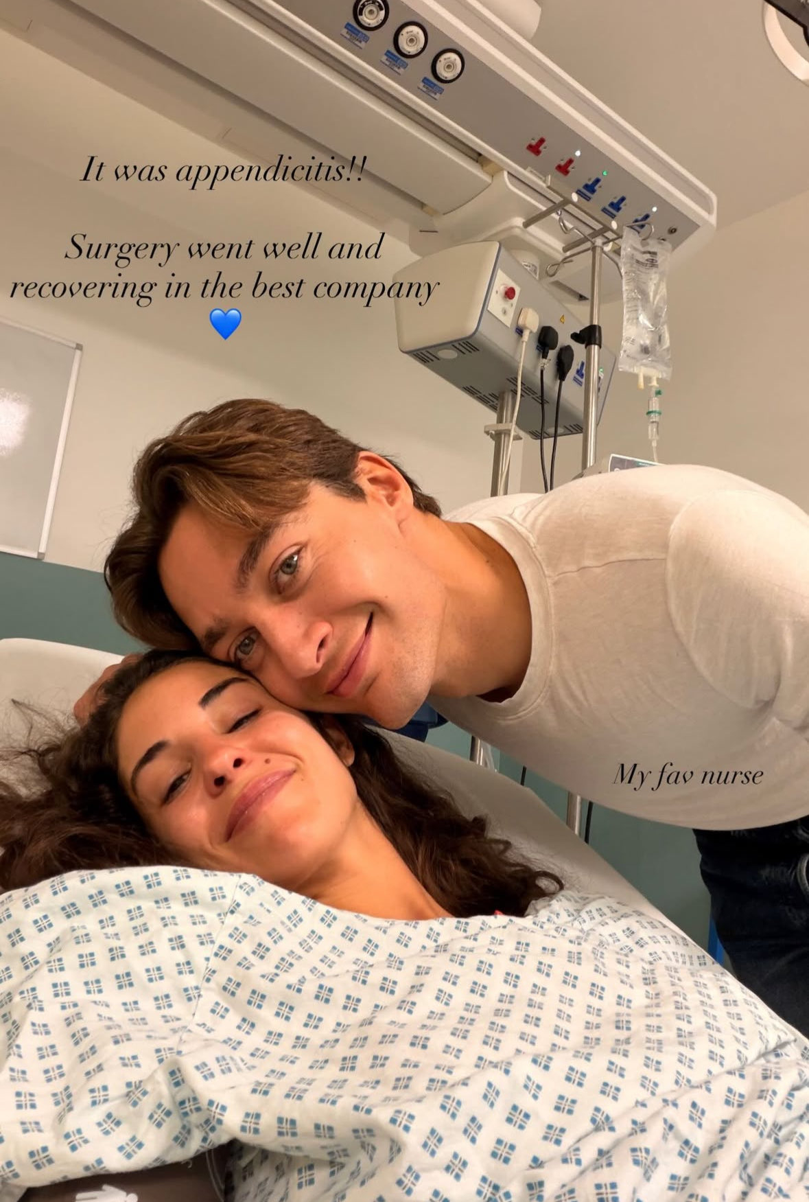 卡门做了阑尾炎手术，拉塞尔陪伴在她身旁💙F1