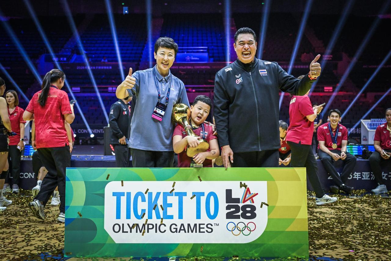 泰国女排回国，享受英雄待遇

泰国女排亚锦赛战胜中日，首次取得奥运门票，创造了历