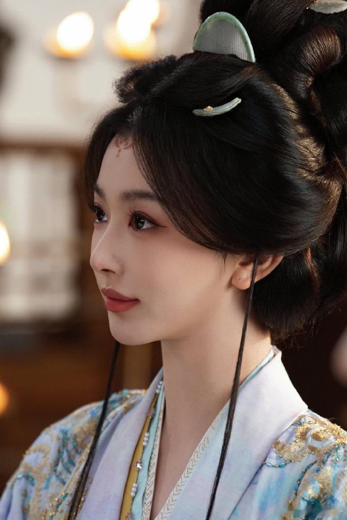 孔雪儿孔雪儿去哪儿进修的演技 看着孔雪儿在监视器前反复死磕，就知道她有多拼！李述