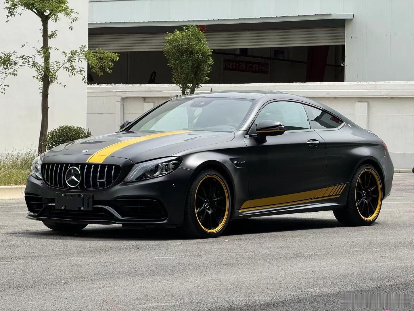 21年7月C63 Coupe 暗夜特别版69万2万公里原版原漆带车衣 喜欢联系 