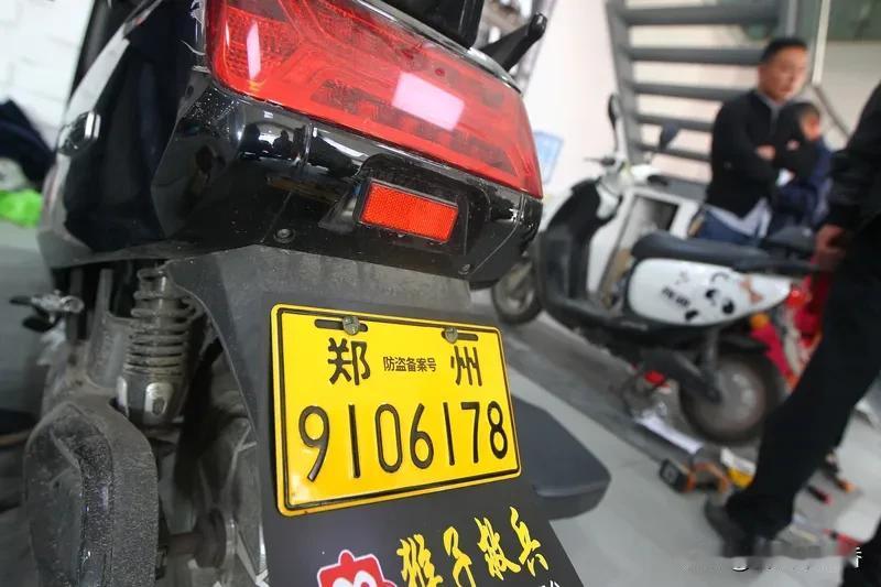 11月1日起，国产小客车新车上牌不用再跑车管所啦！公安部推出的这个“一件事”服务