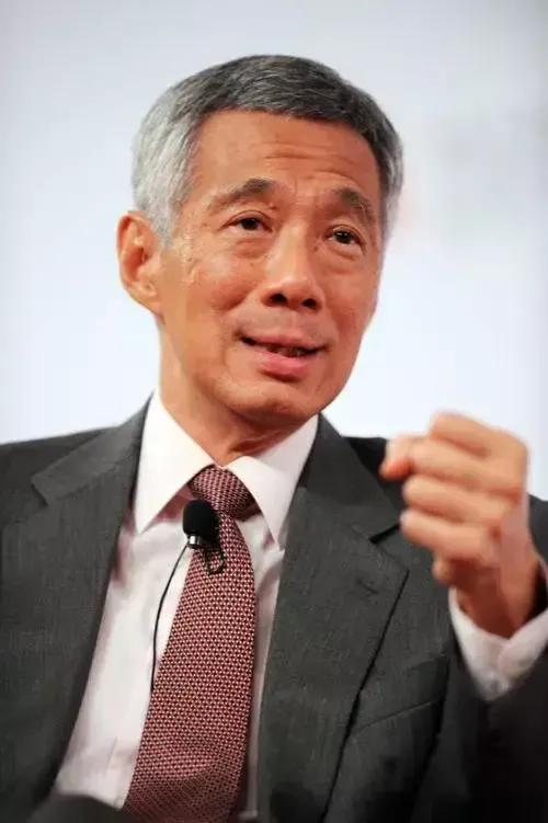 新加坡政府总理李显龙说:中国有一个顺口溜讲得很好，我就和大家分享一下，保护好自己
