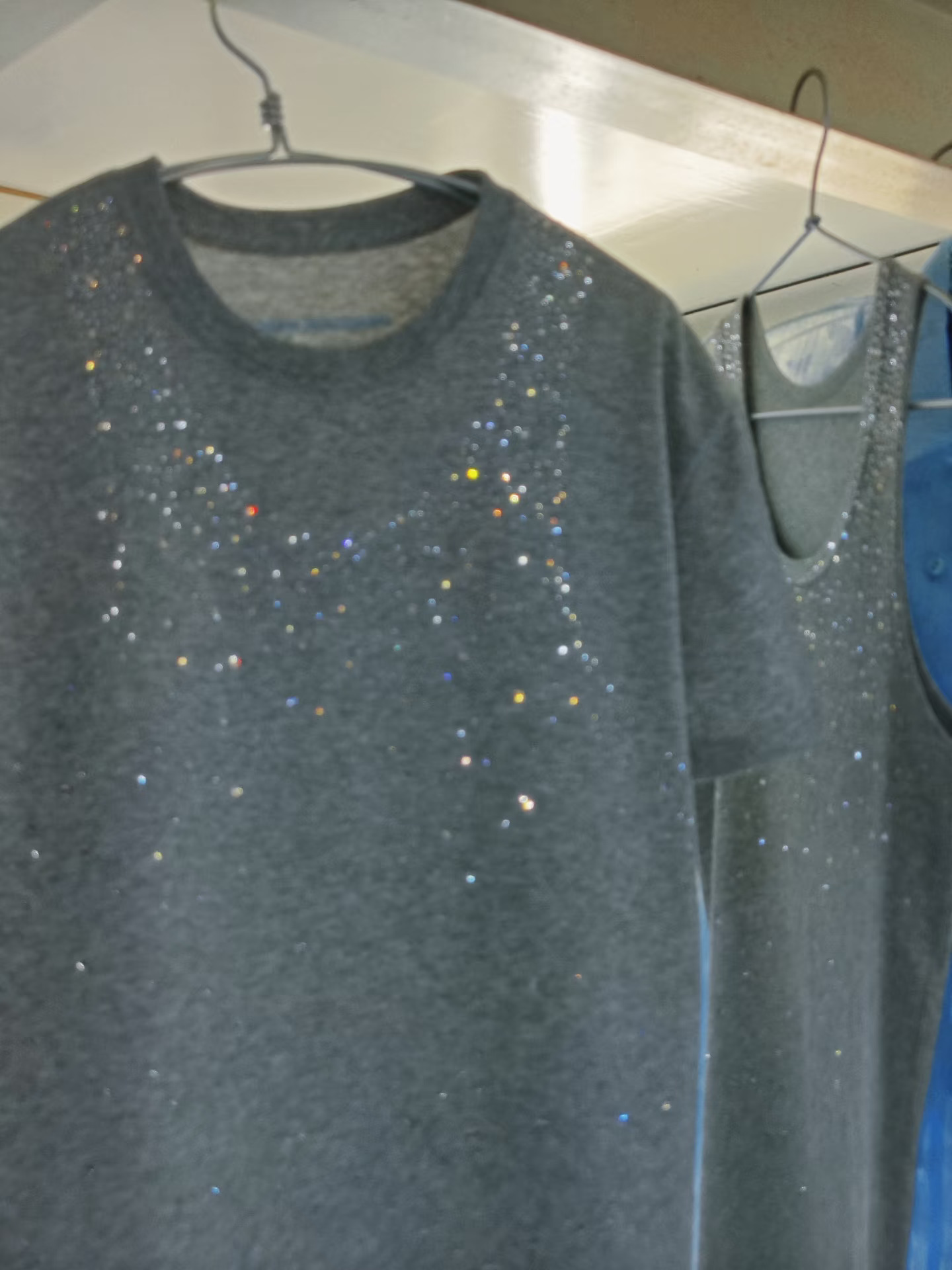 給短袖穿上背心💙✨