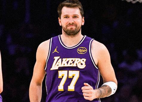 杨鸣盛赞MVP！三组数据，东契奇本赛季表现让人叹为观止
北京时间4月3日，湖人与