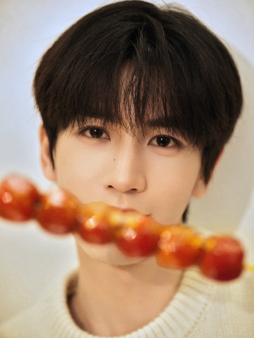 娱乐张凌赫贺岁图张凌赫新春贺岁图 0h新年快乐 