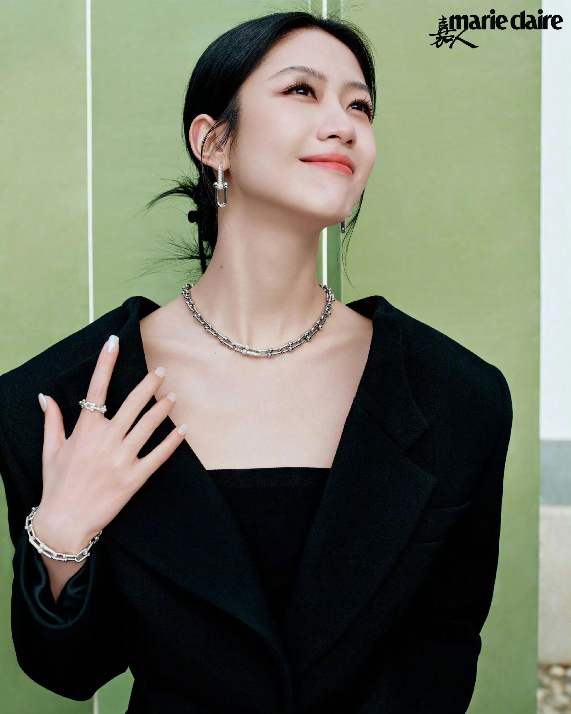 嘉人一月刊 向涵之 