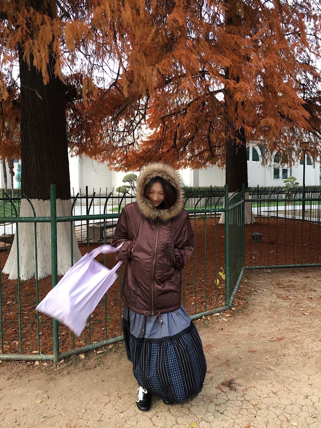 你背对着山河一步步走向我