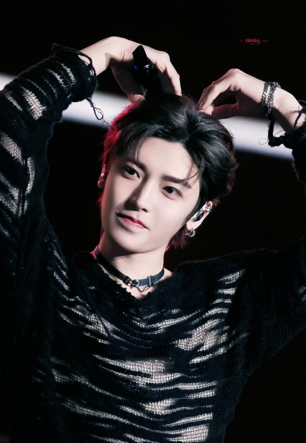 那些卖到上万元的EDC，不过是他生活态度的缩影——不是追求昂贵，而是对“玩”的极