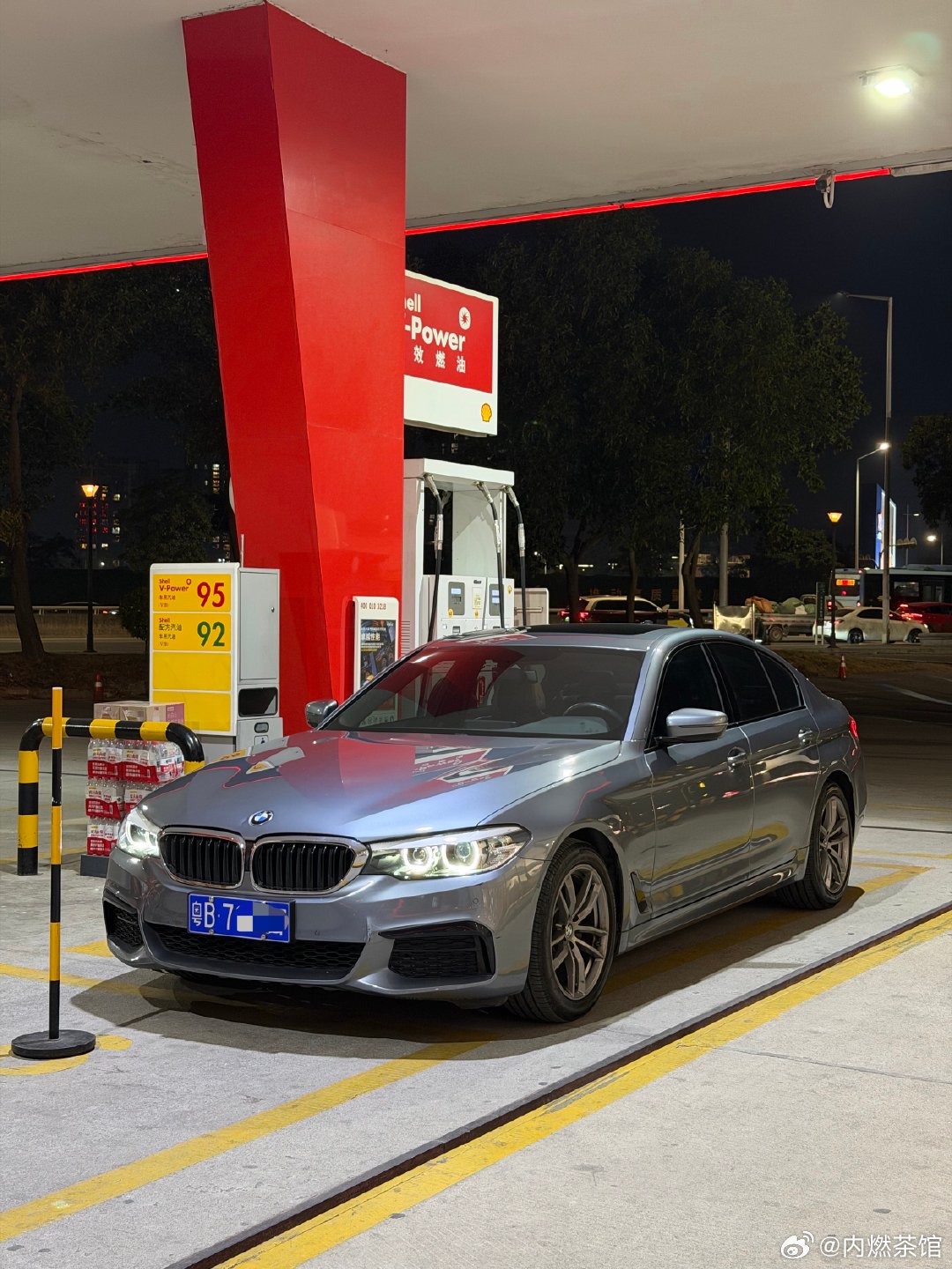 最新购入2019 BMW 525i G30美丽的石青色 6万公里 基本原漆 