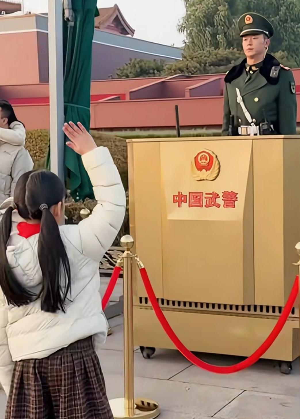 最好的社会就是军人是老百姓的保护神。