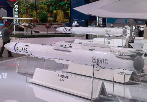 确实有点绷不住了，手里的高超音速导弹，瞬间不香了，陷入了沉思。原本以为，就算用高