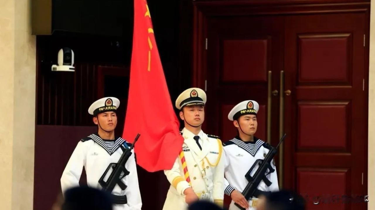 荷兰军舰挑衅中国西沙，解放军果断反制捍卫主权
27日，南部战区新闻发言人翟士臣海