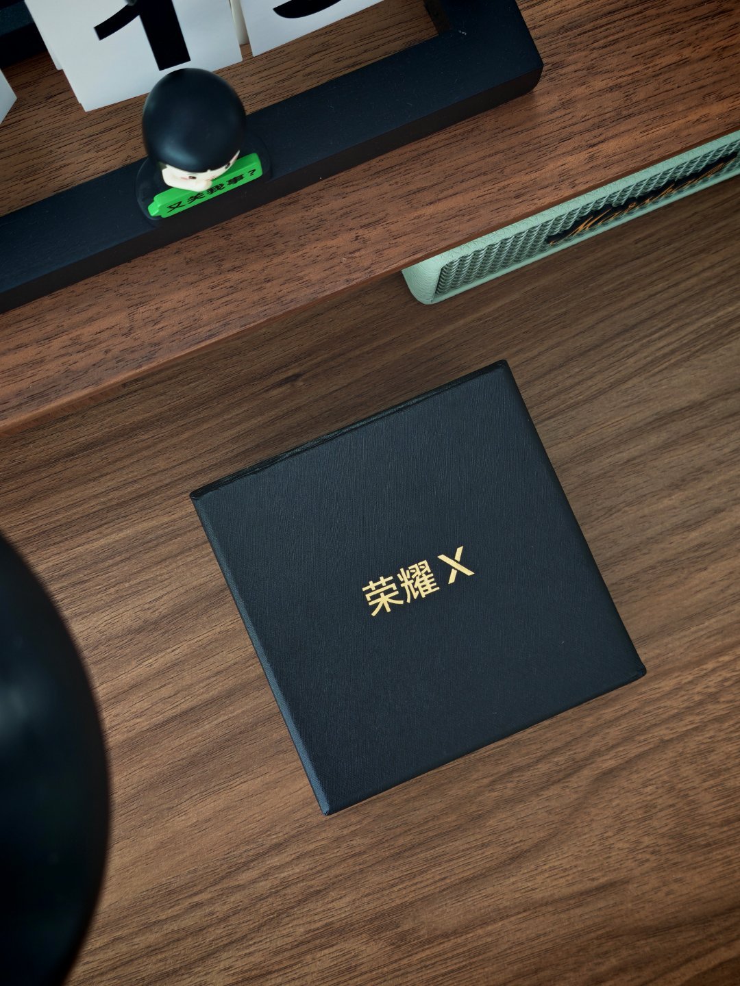阿耀的销量扛把子X系列，即将迎来新成员X80 Pro Max。邀请函到了，一个无
