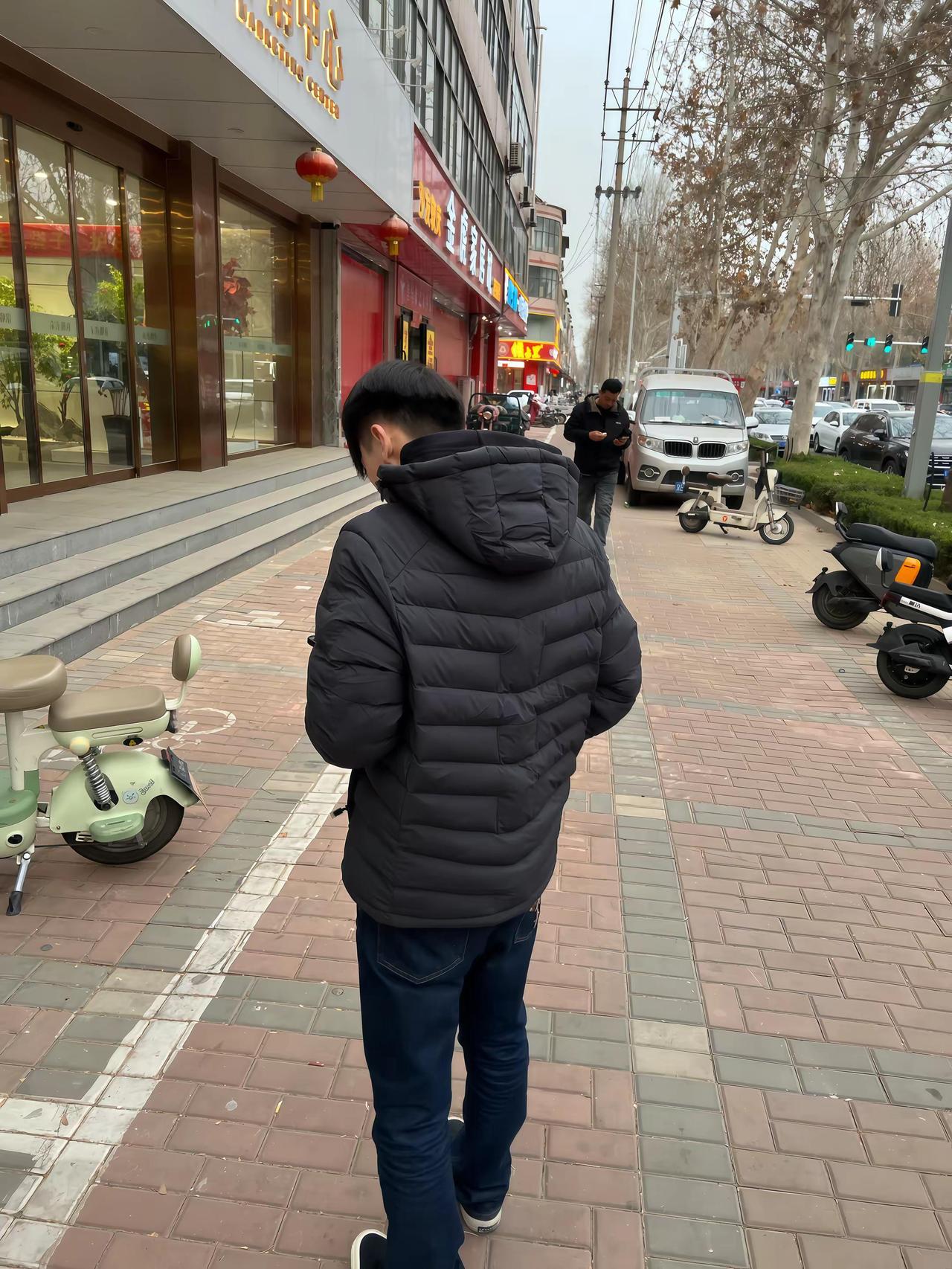 我不会觉得任何一个女孩比你更加可爱 如果有那就是明天的你