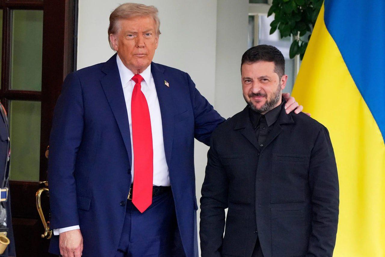 新闻快讯——特朗普称：“泽连斯基手中没有筹码……他从第一天起就没有筹码。”
 