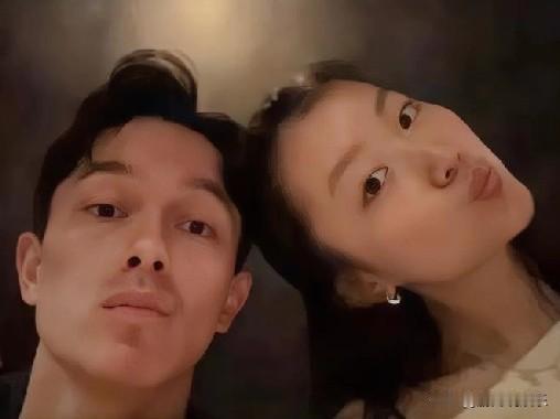 陈奕迅女儿陈康堤21岁生日当天与日本混血男友本田翔高调秀恩爱，甜蜜氛围引发网友热