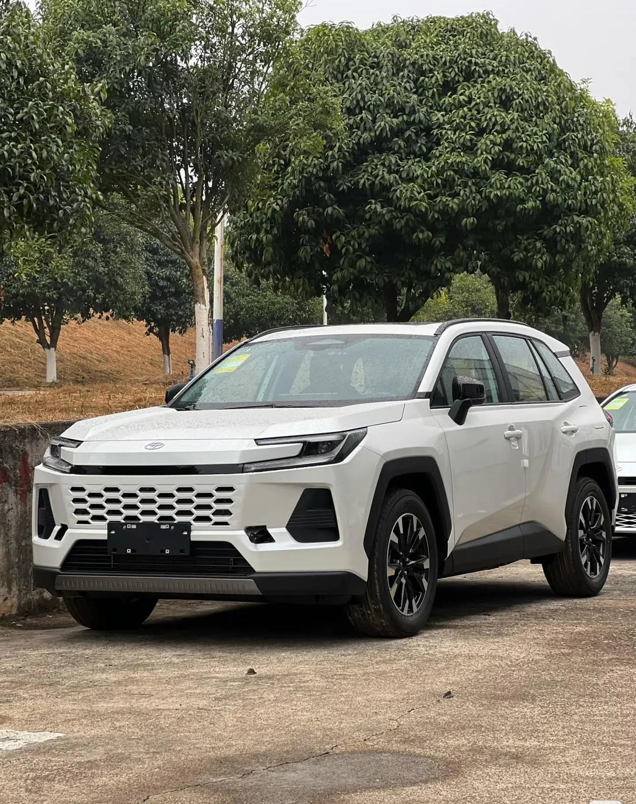 关于我开丰田威兰达被相亲对象吐槽。
我开新款丰田威兰达，介绍的相亲对象看不上。说