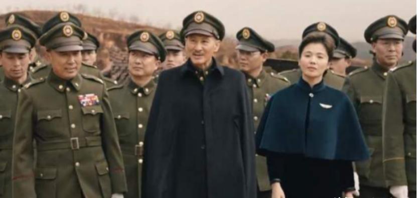 1948年10月30日，蒋介石派了最后一架飞机到了沈阳，让只接卫立煌一人到葫芦岛